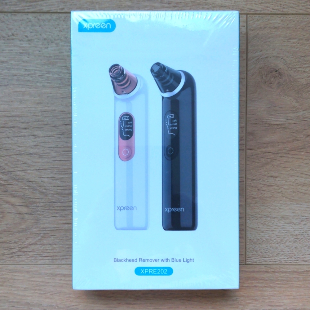 New in box: Blackhead Remover With Blue Light